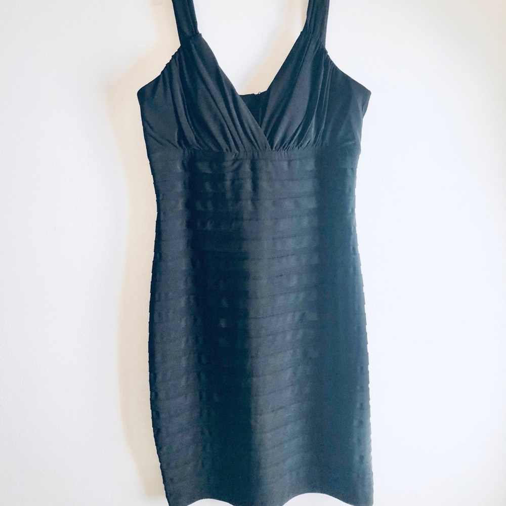 ❤️ Scarlett Nite Sleeveless Sheath Dress